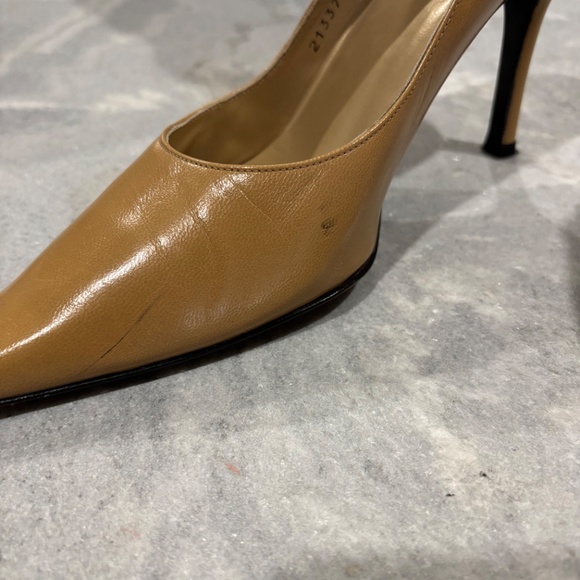 STUART WEITZMAN WOMENS CAMEL PUMP - Picture 16 of 16